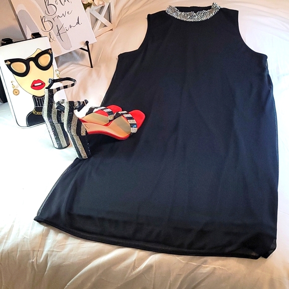 Nik & Nash Elegant Black Shift Dress with Beaded Neckline Mother of the bride - Picture 2 of 5